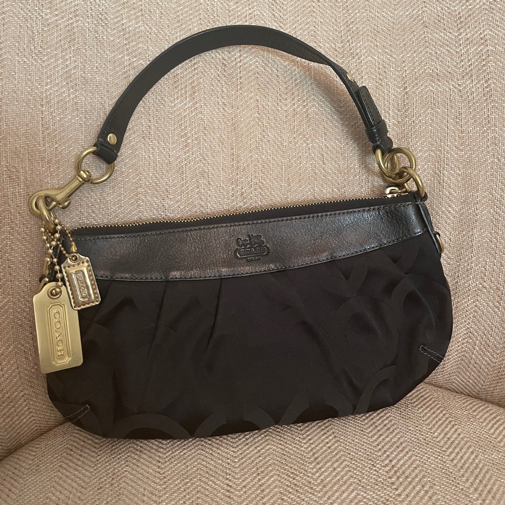 Small Coach Shoulder Bag - Picture 2 of 10
